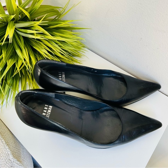 Stuart Weitzeman | Classic Leather Pumps - Picture 7 of 16
